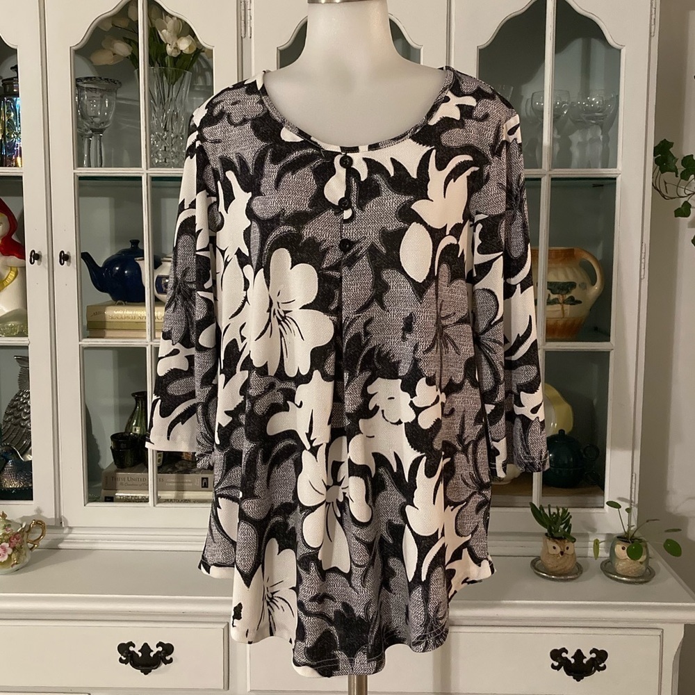 BAI SHENG GT black and white top LG